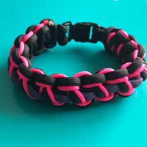 Paracord bracelet